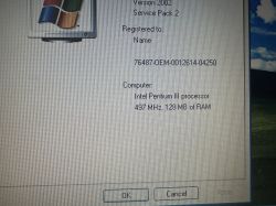 Ekran z informacjami o systemie Windows XP z procesorem Intel Pentium III.