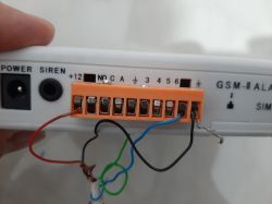 Czy alarm NO ma możliwość działania z czujkami NC?