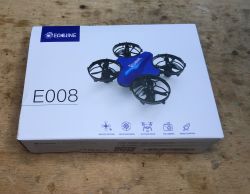 Dron za stówę z Chin? Czy się do czegoś nadaje? Eachine E008 Mini