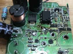 Wnętrze HP DeskJet 990Cxi C6455A oraz wykorzystanie zasilacza i przetwornicy Wnętrze HP DeskJet 990Cxi C6455A oraz wykorzystanie zasilacza i przetwornicy