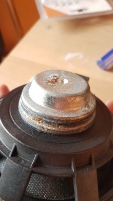 - Czy brud na tych blaszkach wpływa na jakość dźwięku?