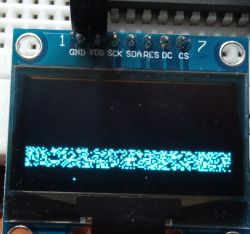 Wyświetlacz OLED wyświetlający zniekształcone wzory pikseli
