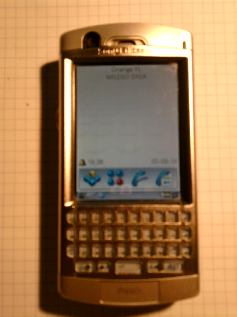 Sony Ericson P990i - jak otworzyć klapkę/klawiaturę?