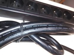 Listwa zasilająca rack 32a 250v 8000w za ile sprzedać? Listwa zasilająca rack 32a 250v 8000w za ile sprzedać?