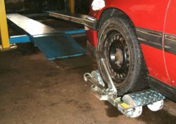 VW 2.0 TDI 2014 - zabezpieczenie przed kradzieżą, odcięcie hamulca elektrycznego