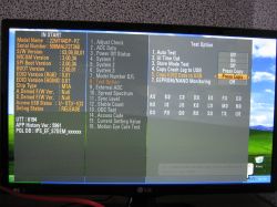 Menu serwisowe monitora LG z wyświetlonymi informacjami EDID i opcją kopiowania danych na USB
