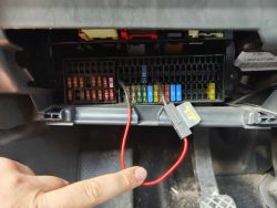 TIGUAN II - Napięcie na gnieździe zapalniczki 9v wstanie wzbudzenia