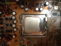 Jak zamontować chłodzenie na plastikowe kołki na Asus P5GD1-FM/S?