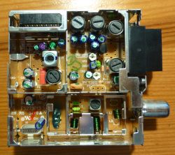 Yamaha RX-497 V678240 - tumer słabo, albo wcale nie łapie stereo