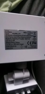 Halogen solarny LIVARNO LIDL: brak ładowania akumulatora, płytki z czujnikiem ruchu