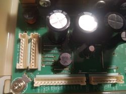 Toshiba 32XV500P - Problemy z podświetleniem, wymiana elektrolitów, napięcia na płycie