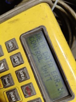 Esab Artisto 400 – krzaki na wyświetlaczu, reset ustawień, co może być przyczyną?