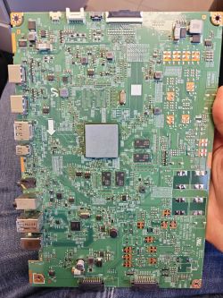 Samsung C49HG90DMU - pionowe pasy po starcie, obraz wraca po czasie