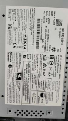 Tabliczka znamionowa komponentu radio.