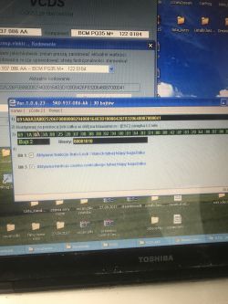 VW Caddy IV - Jak aktywować postojowe i LEDy po montażu bi-xenon?