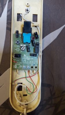 Stary aparat telefoniczny przerobiony na domofon Stary aparat telefoniczny przerobiony na domofon