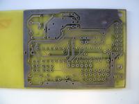 Zwarcia na płytkach PCB po termotransferze – papier kredowy nie schodzi, masa się rozlewa