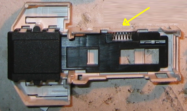 Whirlpool AWG 874 – blokada drzwiczek nie zwalnia po praniu, iskrzenie na module