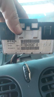 Jak dopasować radio 8200248100 RENRDW101-11 Cabasse do Renault Laguna?