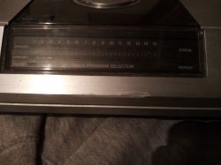 Philips CD-100: porady dotyczące odnowienia panelu i obudowy odtwarzacza