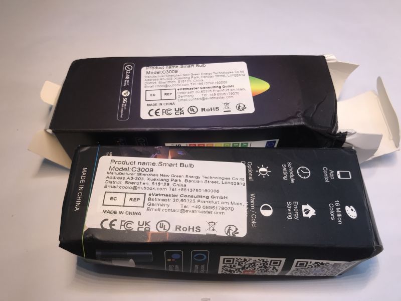 Smart Bulb C3009 Packaging Smart bulb model C3009 packaging.