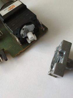 Naprawa pod¶wietlenia pokrętła w amplitunerach Sony STR-DB Naprawa pod¶wietlenia pokrętła w amplitunerach Sony STR-DB
