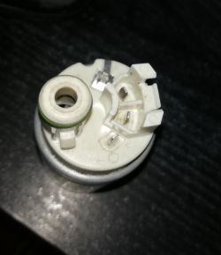 Opel Insignia B 2017 diesel - Testowanie pompy paliwa 4-pinowej w baku