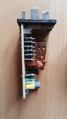 Audi - Uszkodzona dioda w sterowniku (przekaźniku) klimatyzacji 443 919 578 J