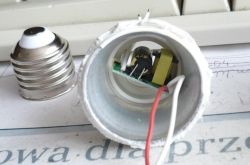 Lampka LED noname - wnętrze oraz sposób jej naprawy Lampka LED noname - wnętrze oraz sposób jej naprawy