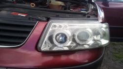 VW Passat B5 1998 - brak przednich świateł postojowych