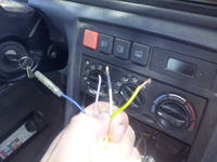 Jak podłączyć radio w Polonez Caro Plus? Schemat kabli i przejściówka