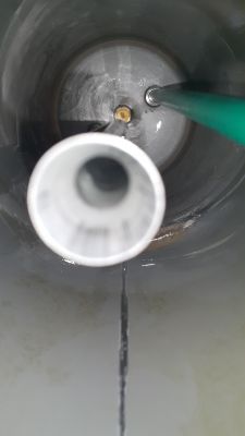 Usuwanie kamienia z ośki zaworu w instalacji CO - Isotwin C25, Fernox, demineralizacja
