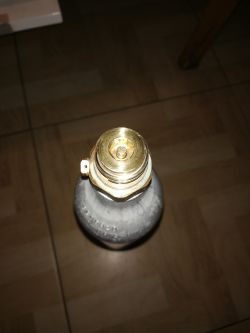 How to fill the CO2 cylinder for the Aquadream carbonator? Small amounts of gas.