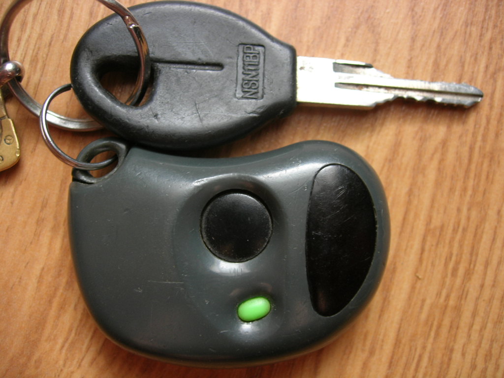 Deactivate Alarm on Mercedes W124 Battery Connection, Remote Control