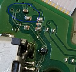 PS4 - Jakie funkcje mają dwa elementy w JDs-040?