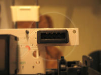 Radio NoName, uszkodzone styki łączące panel z radiem