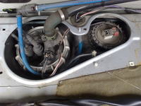 Wymiana pompy paliwa w Alfa Romeo 164 Wymiana pompy paliwa w Alfa Romeo 164