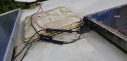 SWL 2500T 12V 90Ah – brak ładowania akumulatora w przyczepie kempingowej