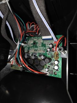 Sharp PS-919(BK) – ciągły szum podczas odtwarzania przez Bluetooth i nie tylko, przyczyna szumu