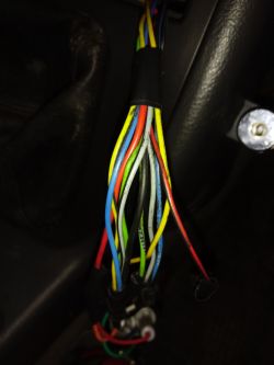 Jak w Polonezie podłączyć radio za pomocą kostek ISO?