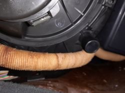 Demontaż silnika nawiewu w Renault Laguna II, rok 2003 - Wskazówki i doświadczenia