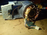 Jak naprawić podajnik przędzy IRO SFE z uszkodzonymi triakami i fotokomórką?