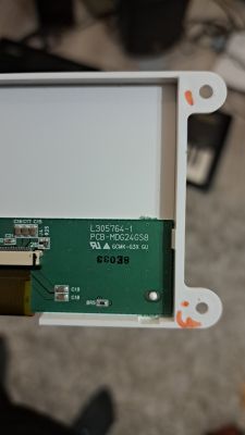 Płytka drukowana z oznaczeniem PCB-MDG24GS8 i widoczny złącze taśmy 18-pinowej.