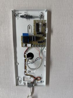 Inside an ELFON intercom handset with PCB and terminal block labeled GND, LU, KE, S3, S3