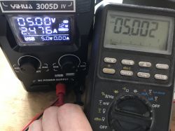 "Nowoczesny" (?) zasilacz laboratoryjny YIHUA 3005D-IV z USB, Quick Charge, enkodery