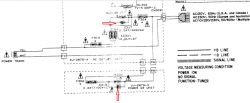 Fragment schematu zasilania z kondensatorami C317 i C318 oraz czerwonymi strzałkami wskazującymi elementy.