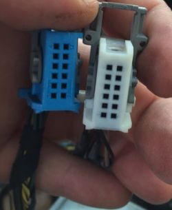 BMW E46 - Przejściówka z dużej kostki radia na dwie mniejsze: gdzie kupić?