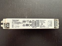 Statecznik TRIDONIC PC 1x18-24W BASIC sl z opisem i zaciskami po obu stronach