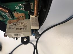 Interior of Bosch MaxoMixx - Thermal Fuse Interior of Bosch MaxoMixx device with visible electronic components, including a thermal fuse.