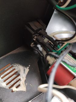 Wytwornica dymu nie działa (nie grzeje) // Pilot wytwornicy dymu działa "na odwrót"